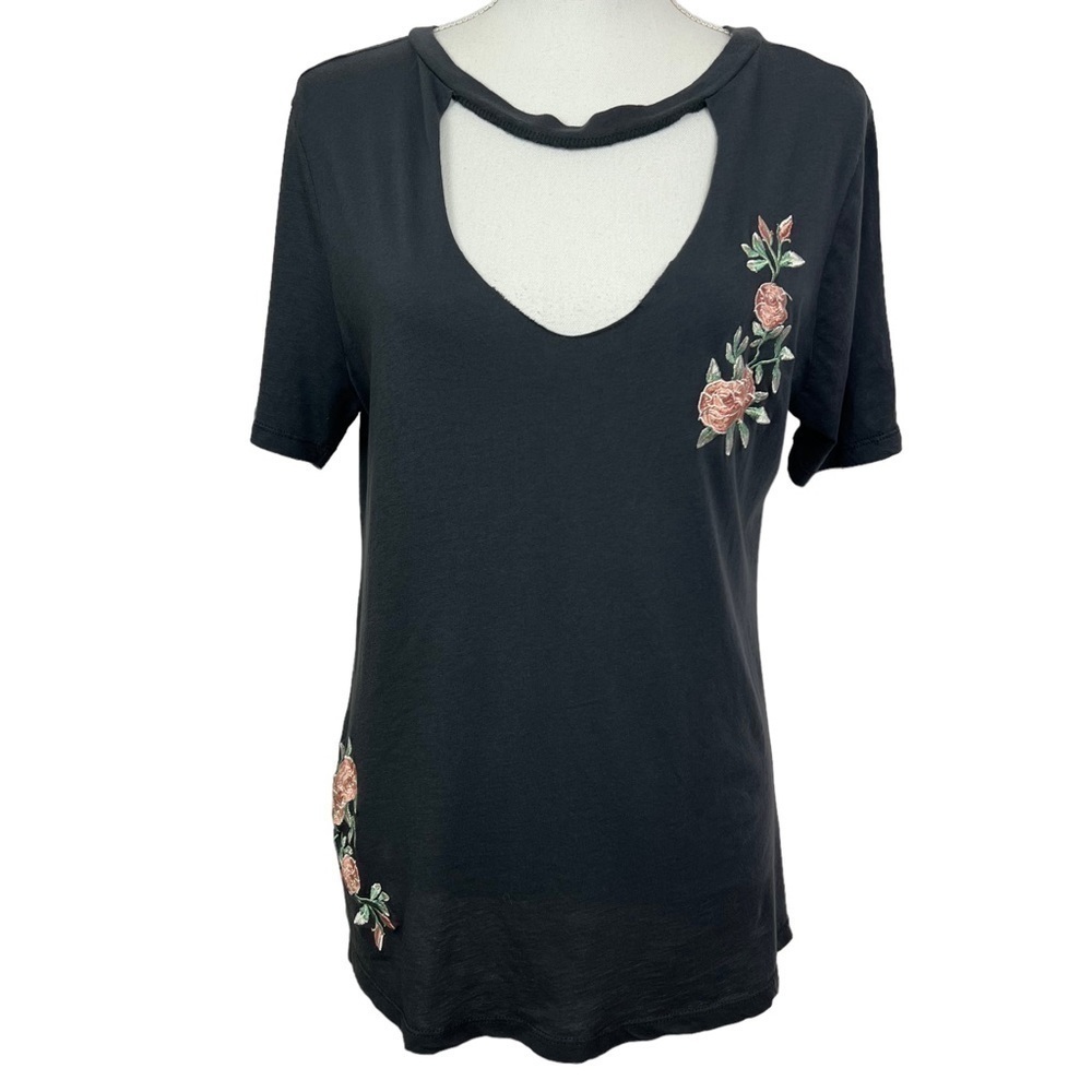 NWT MISS CHIEVOUS Women’s Pullover Tee Top Sz Large Gray Multi Color Embroidery